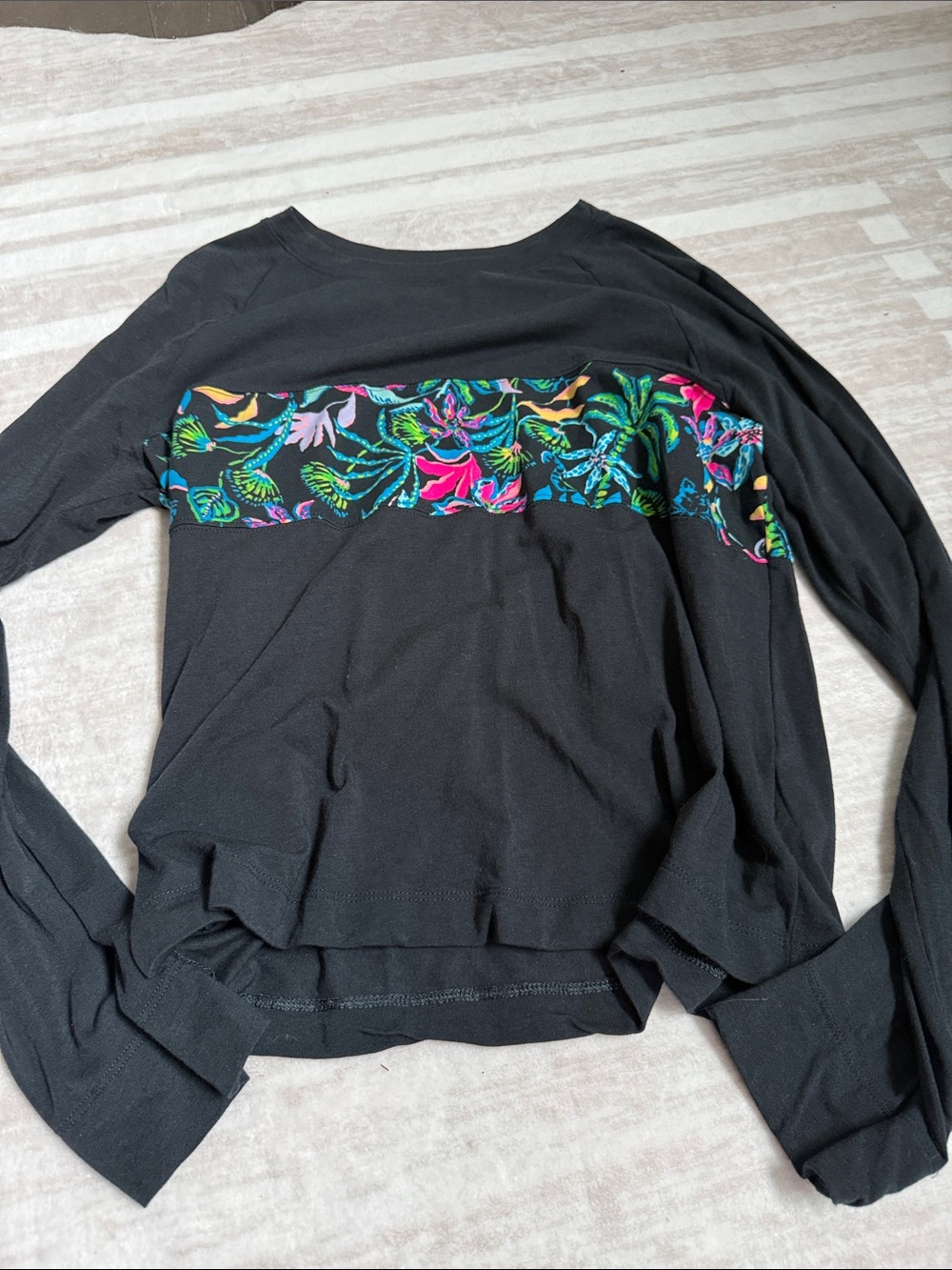 Lilly Pulitzer Black Long-Sleeve Women's Top with Tropical Floral Band